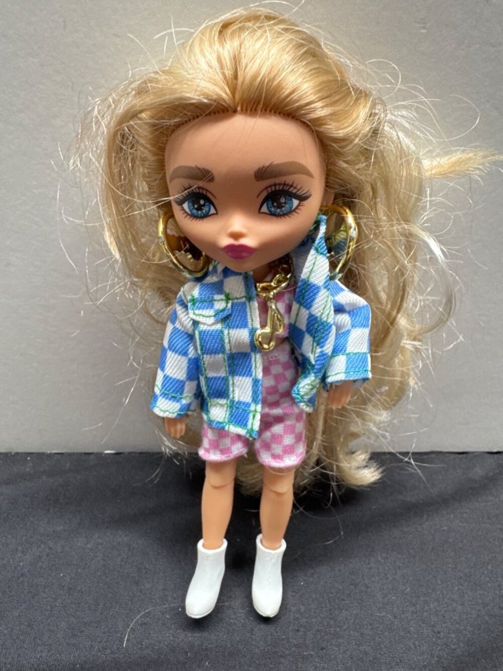 Barbie Extra Minis Doll #2 With Checkered Jacket & Accessories 2021 Mattel 5.5"